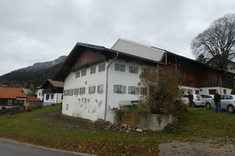 Halblech: Sanierung der Fassade mit Erneuerung der Fenster und Türen